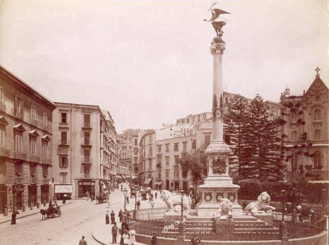 place des marthyres de naples