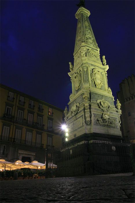 piazza san domenico maggiore