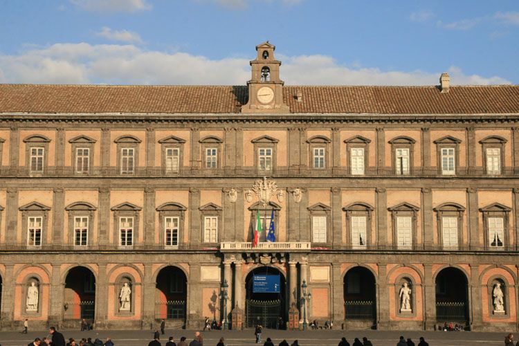 palais royal naples