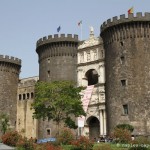Castel nuovo di Napoli, esterno