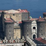 Castel nuovo di Napoli, esterno